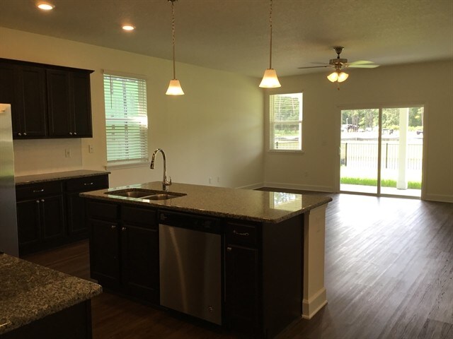 Building Photo - 3080 Creek Village Ln