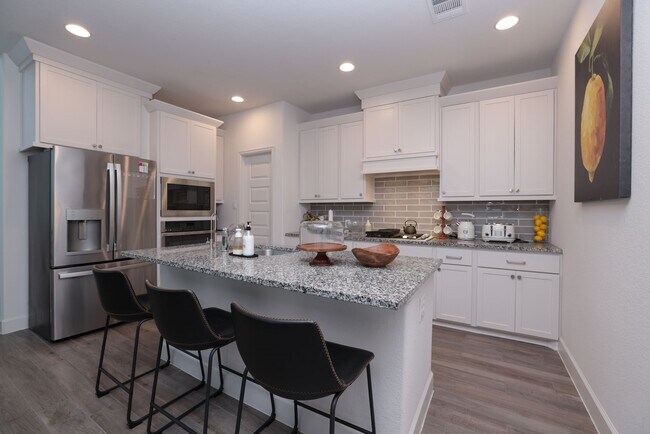 Building Photo - 317 Rise Ln