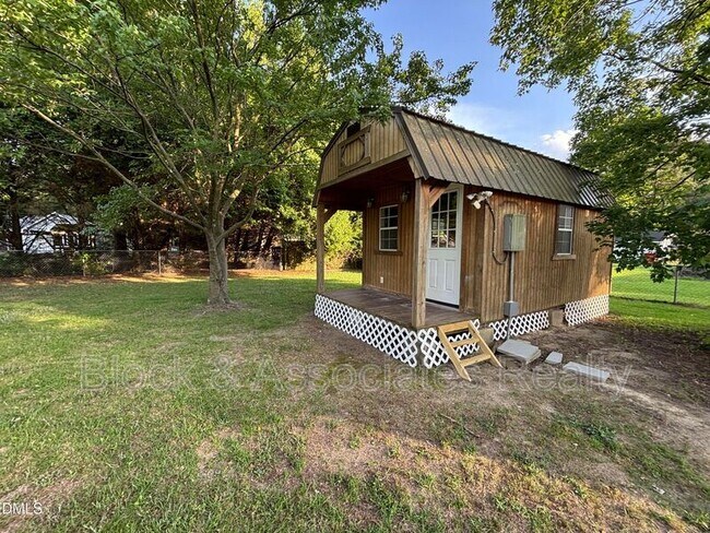 Building Photo - 170 Devin Dr