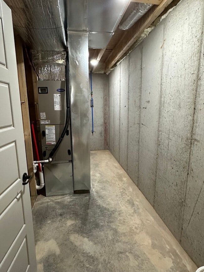 Building Photo - NEW CONSTRUCTION 5 Bed 3 Bath w/ Walk Out ...