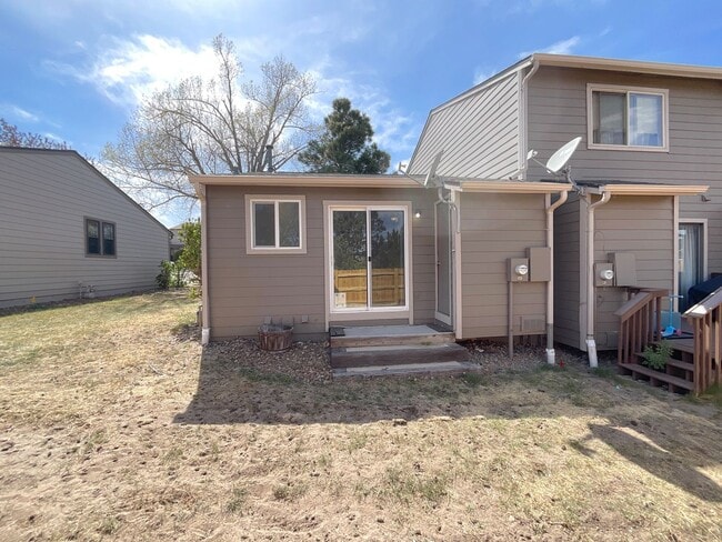 Building Photo - 1 Bedroom Townhome Available Near N Academy Blvd and Vickers Dr!