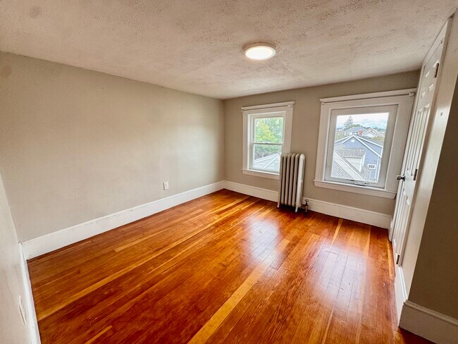 Building Photo - 87 Burget Ave