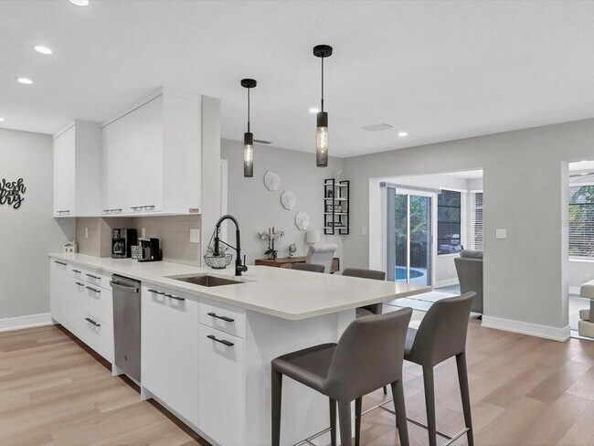 Building Photo - 2428 Whippoorwill Cir