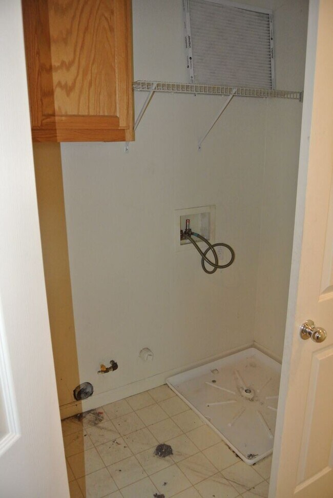 Building Photo - ** COMING SOON!!! ** Updated 4 Bedroom, 2 1/2 Bathroom House in Pittsburg Gated Community