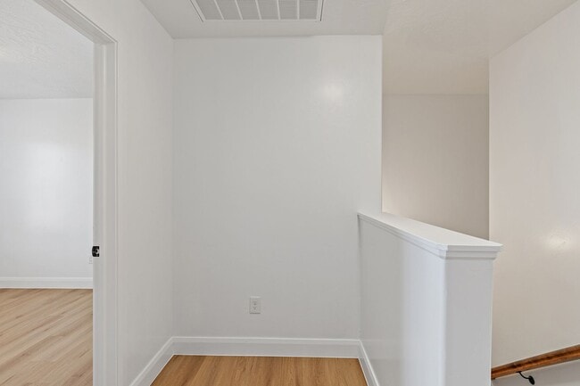 Building Photo - 3 bedroom, 2.5 bathroom St. George Home