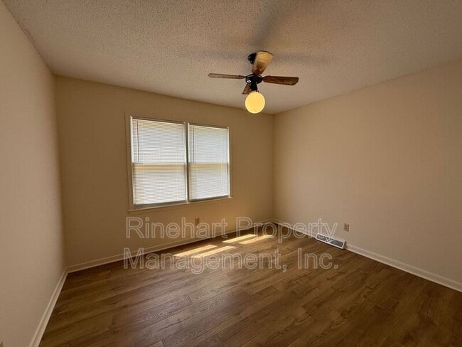 Building Photo - 2083 Ridgecrest Rd