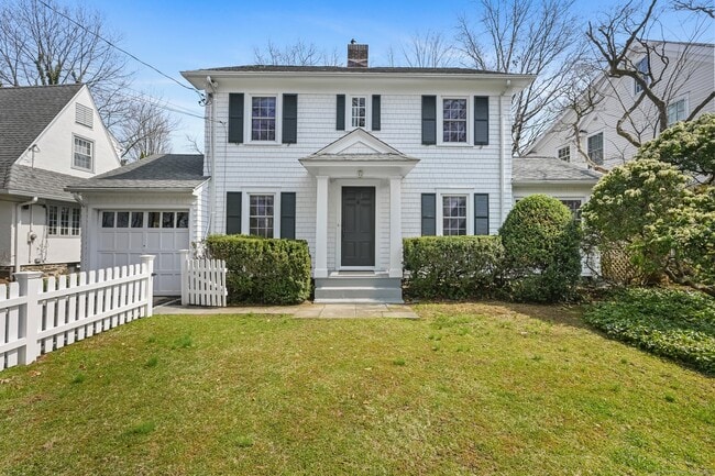 Building Photo - 15 Richmond Dr