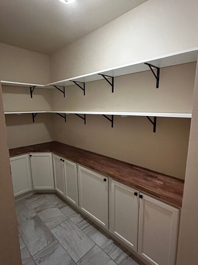 Building Photo - Private Treehouse Views - 3 Bed 2 Bath Home on Cul de sac in Bella Vista!