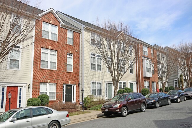 Building Photo - Cherry Hill Townhouse, Short Drive From UV...