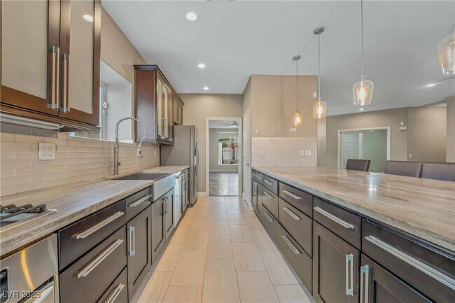 Building Photo - 2583 Mizzoni Cir