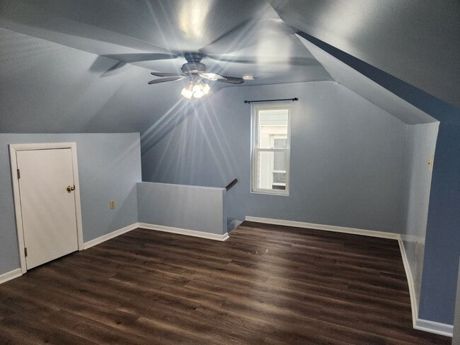 Building Photo - 2015 12th Ave