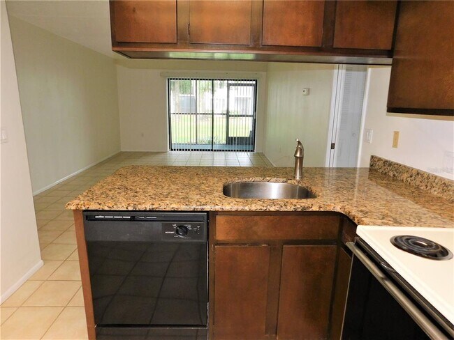 Building Photo - 403 Meadow Ln