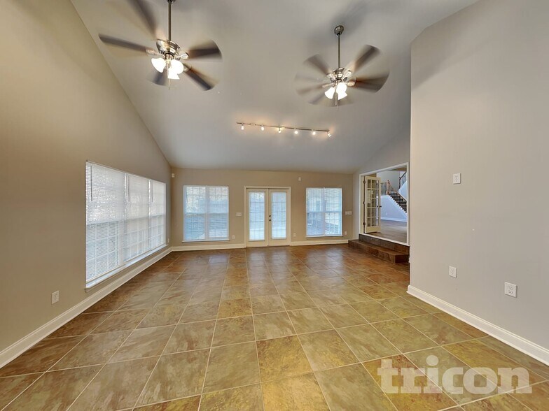 Building Photo - 11730 Crossroads Pl