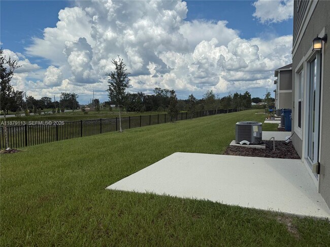 Building Photo - 410 Sequoia Dr