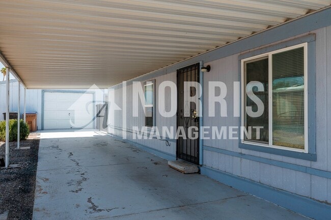 Building Photo - Great Location, Great Home with all Applia...
