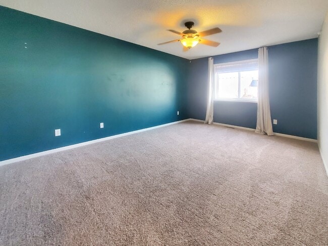 Building Photo - 3BR 2BA End unit Townhome in Stillwater - ...