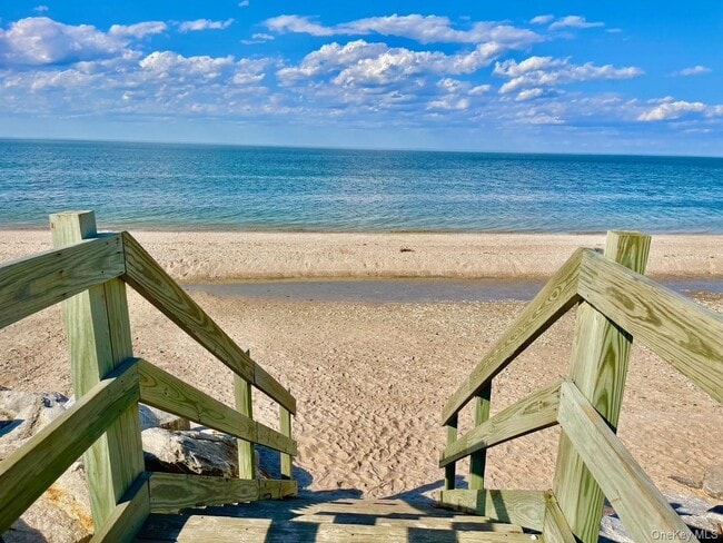 Building Photo - 188 Hallock Landing Rd