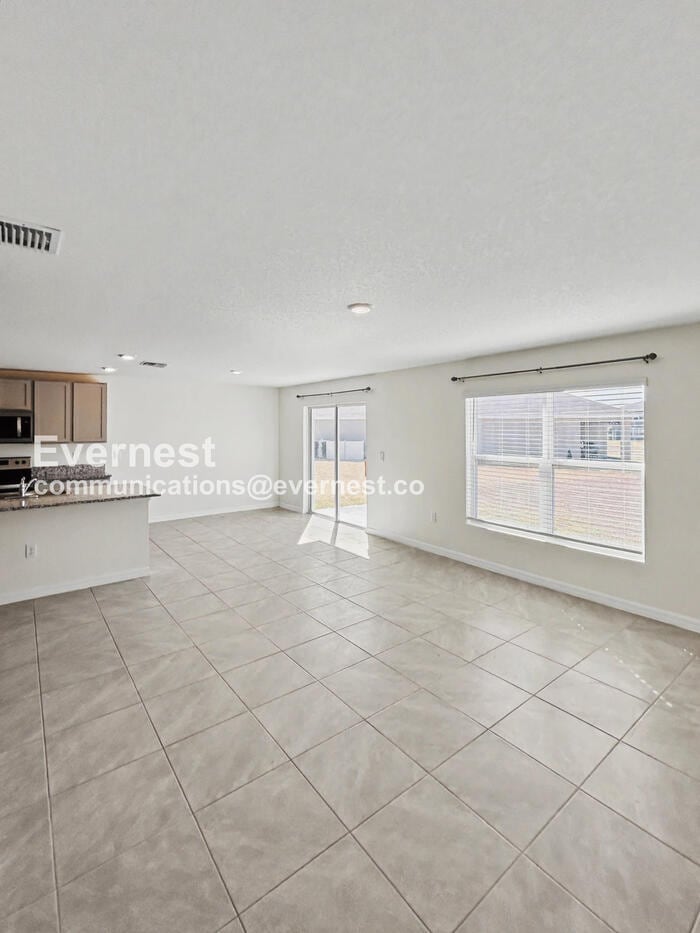 Building Photo - 5106 Plumeria Dr