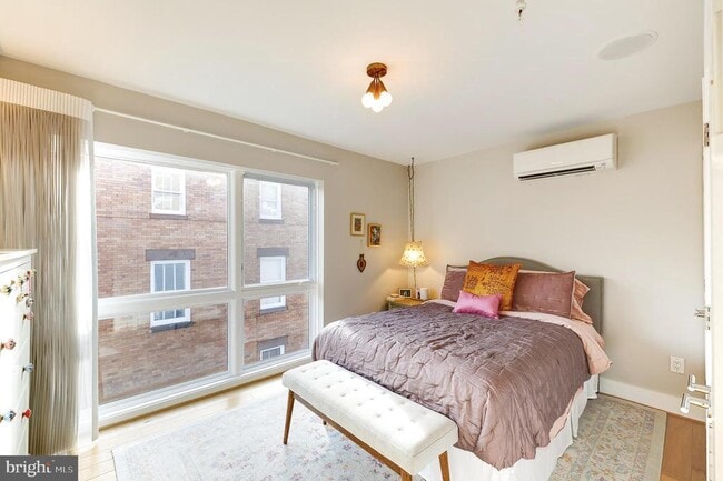 Building Photo - 1514 Newton St NW