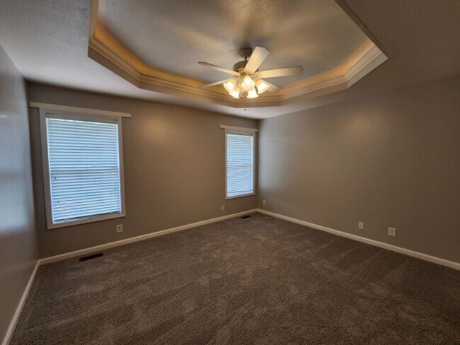 Building Photo - $1850 3 Beds 2.5 Bath + Bonus Room & Storm...