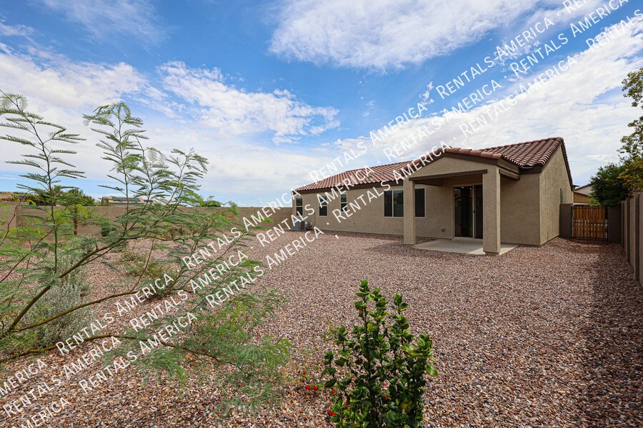 Building Photo - 1548 E Chaparral Pl