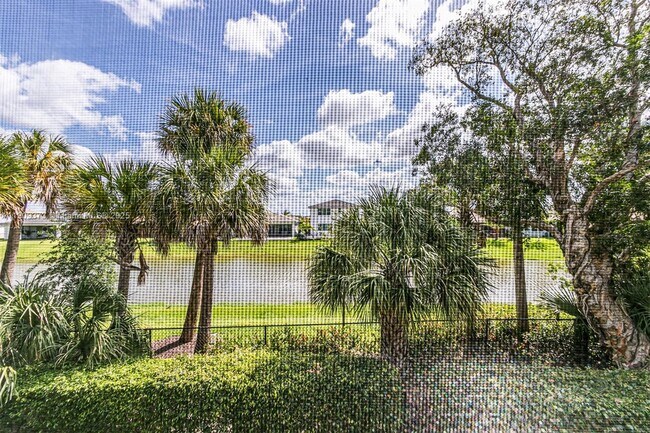 Building Photo - 4020 Crystal Lake Dr