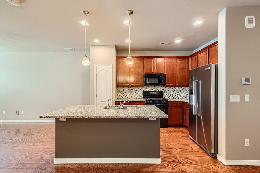 Building Photo - 8883 White Prairie Vw