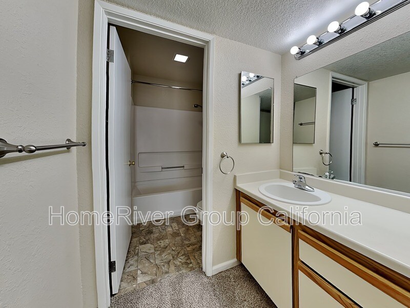 Building Photo - 1019 Dornajo Way