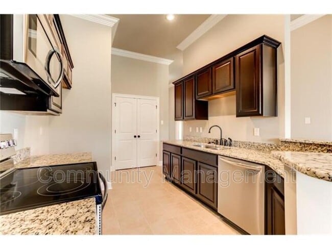 Building Photo - 1544 Dominic Dr