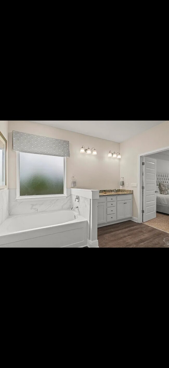 Building Photo - 6080 Rutherford Lp