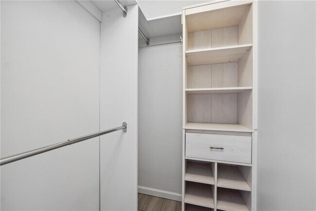 Building Photo - 2565 Chestea Dr NE