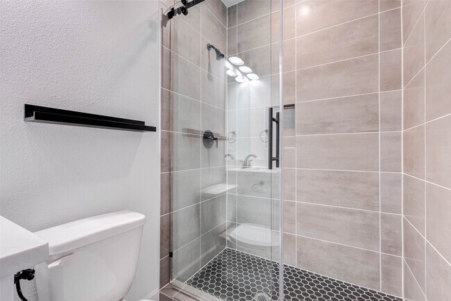 Building Photo - 2751 Freund St