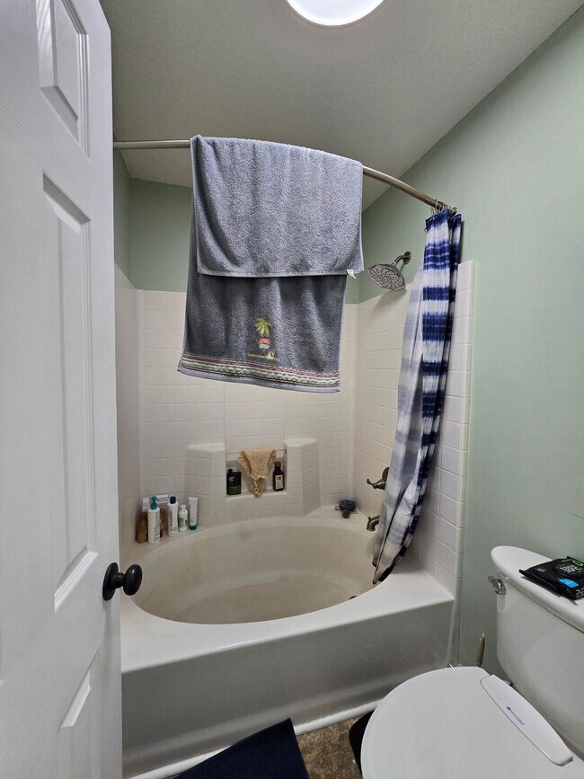 Building Photo - 3275 Oleander Dr