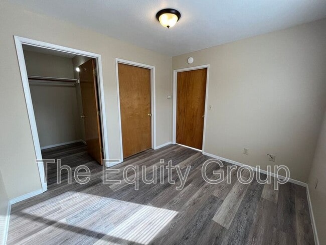 Building Photo - 62 N Villa St