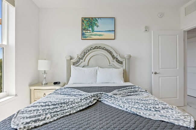 Building Photo - 605 Kemp St