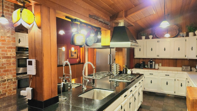 Building Photo - 1231 Chuckanut Dr