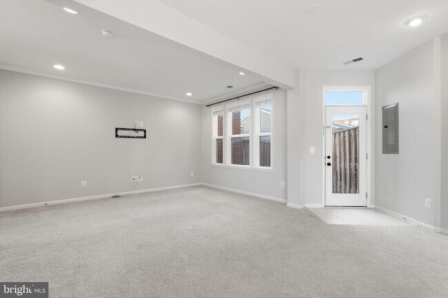 Building Photo - 8923 Quarry Rd