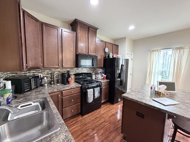 Building Photo - 606 Muddy Creek Rd