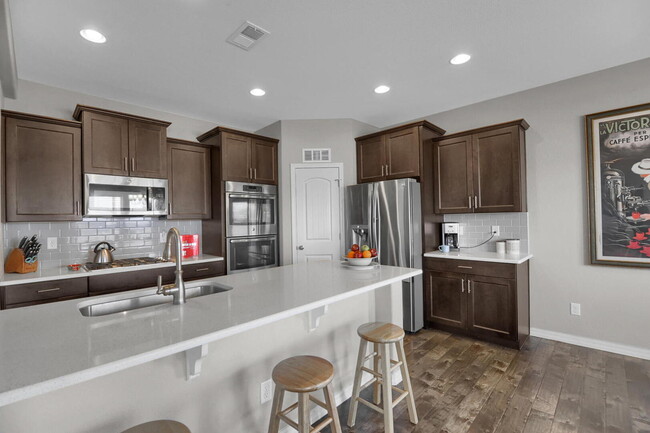 Building Photo - 8166 Misty Moon Dr