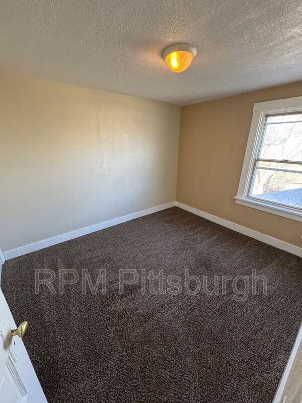 Building Photo - 601 Farnsworth Ave