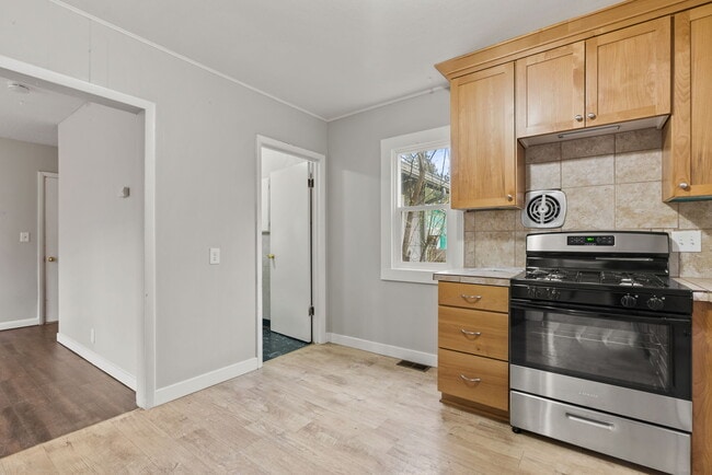 Building Photo - 9621 N Pier Park Pl
