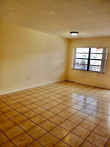 LIVING DINNING - 1335 W 68th St