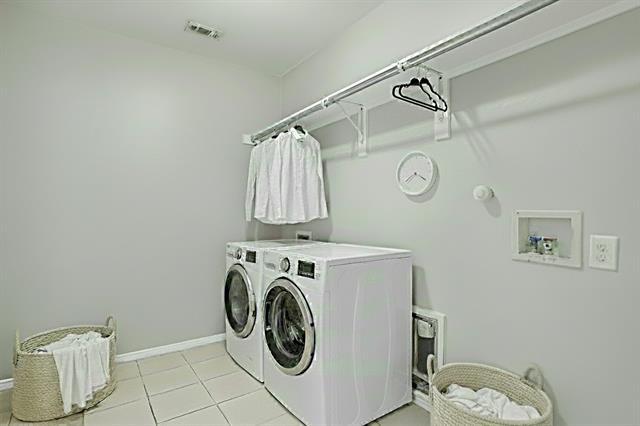 Building Photo - 10633 Lipan Trail