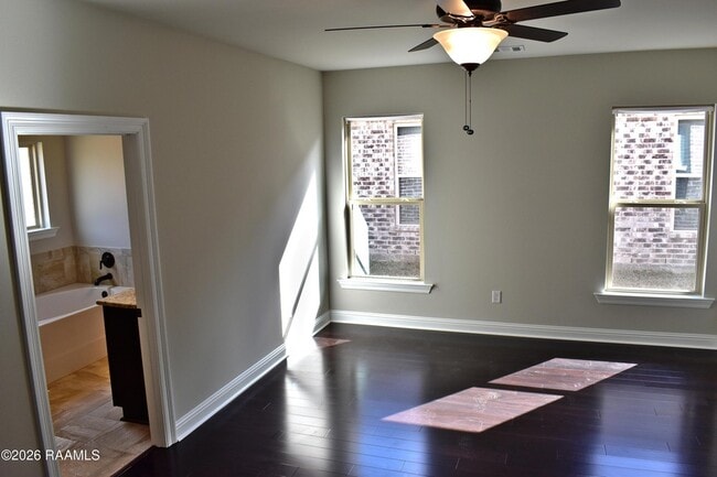 Building Photo - 421 Berg Ct