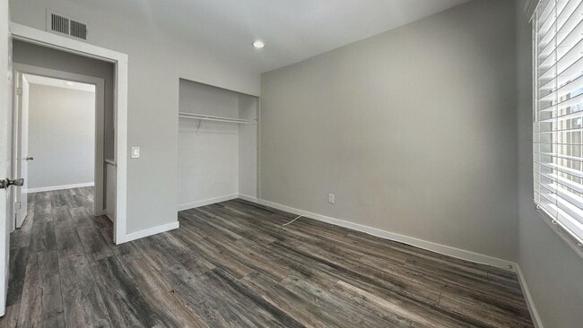 Building Photo - 1177 Springbrook St