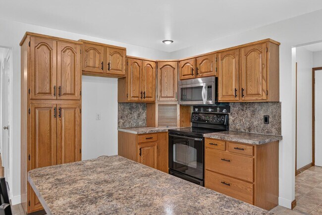 Building Photo - 2337 Laurel Top Cir