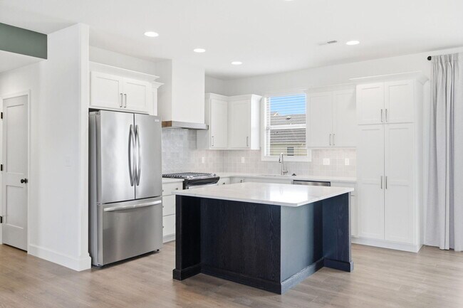 Building Photo - 1017 Spyglass Ct