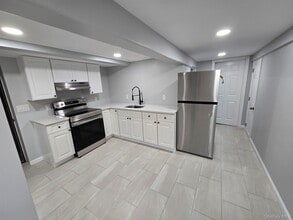 Building Photo - 49 Dare Rd