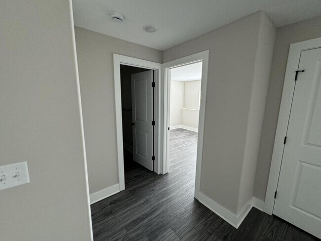 Building Photo - 5257 N Toben Ct