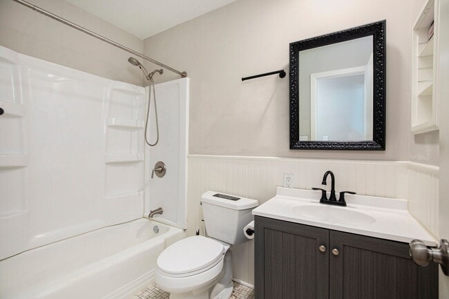 Building Photo - **OPEN HOUSE 8/16 1pm to 3pm** Spacious 3 ...